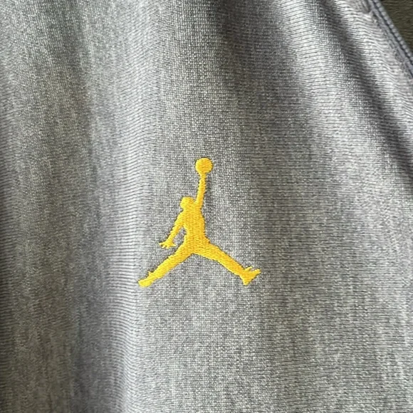 Nike Jordan University of Michigan Long Sleeve Athletic 1/4 Zip Shirt Gray Large - Picture 6 of 8